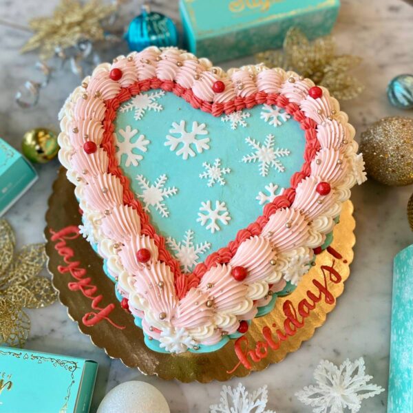 Vintage Holiday Heart Cake - Image 2