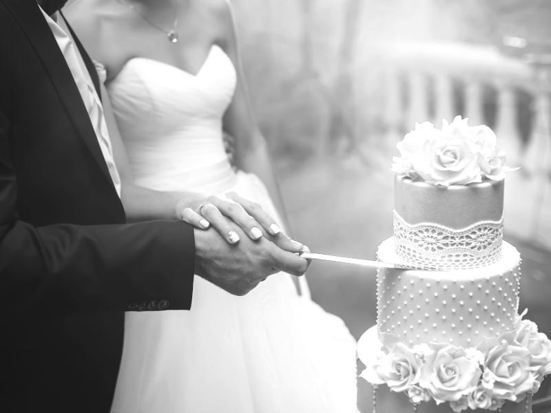 How Do You Choose the Perfect Wedding Cake for Your Big Day?